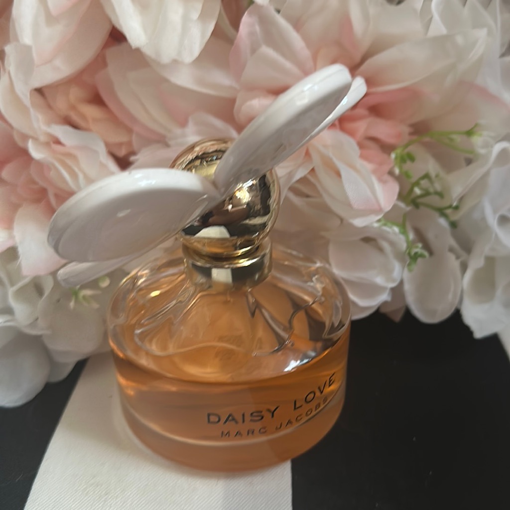 Marc Jacobs Daisy Love Perfume